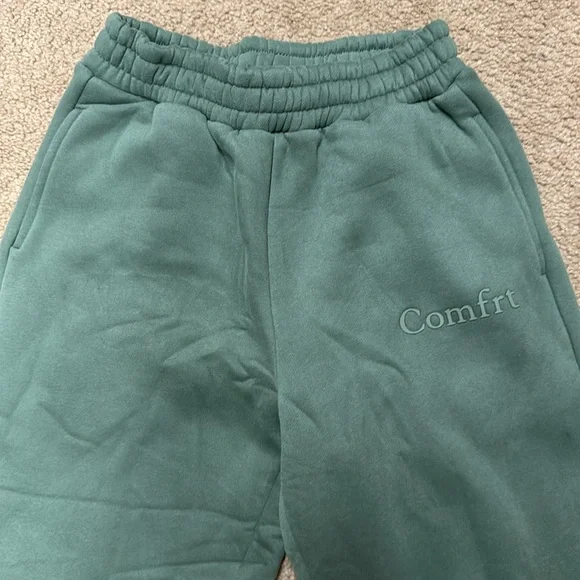 Comfrt unisex oversized joggers. Small. NWOT! - Picture 7 of 9